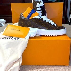 Authentic Louis Vuitton Time Out Sneaker SZ-41